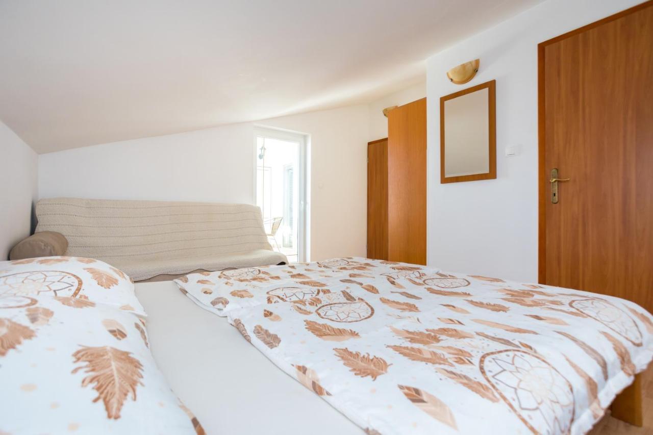 Apartmani Sandra Malinska Sveti Vid-Miholjice Kültér fotó