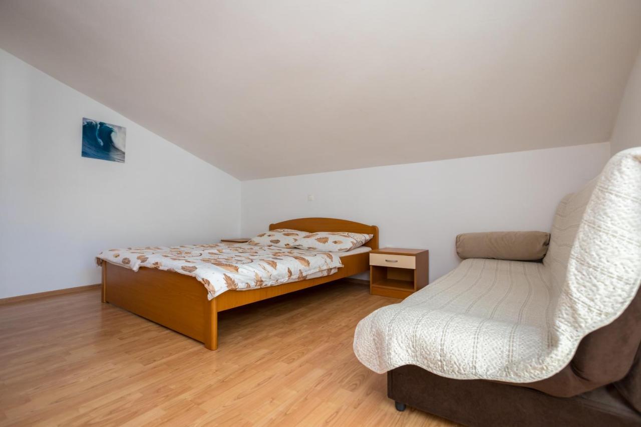 Apartmani Sandra Malinska Sveti Vid-Miholjice Kültér fotó