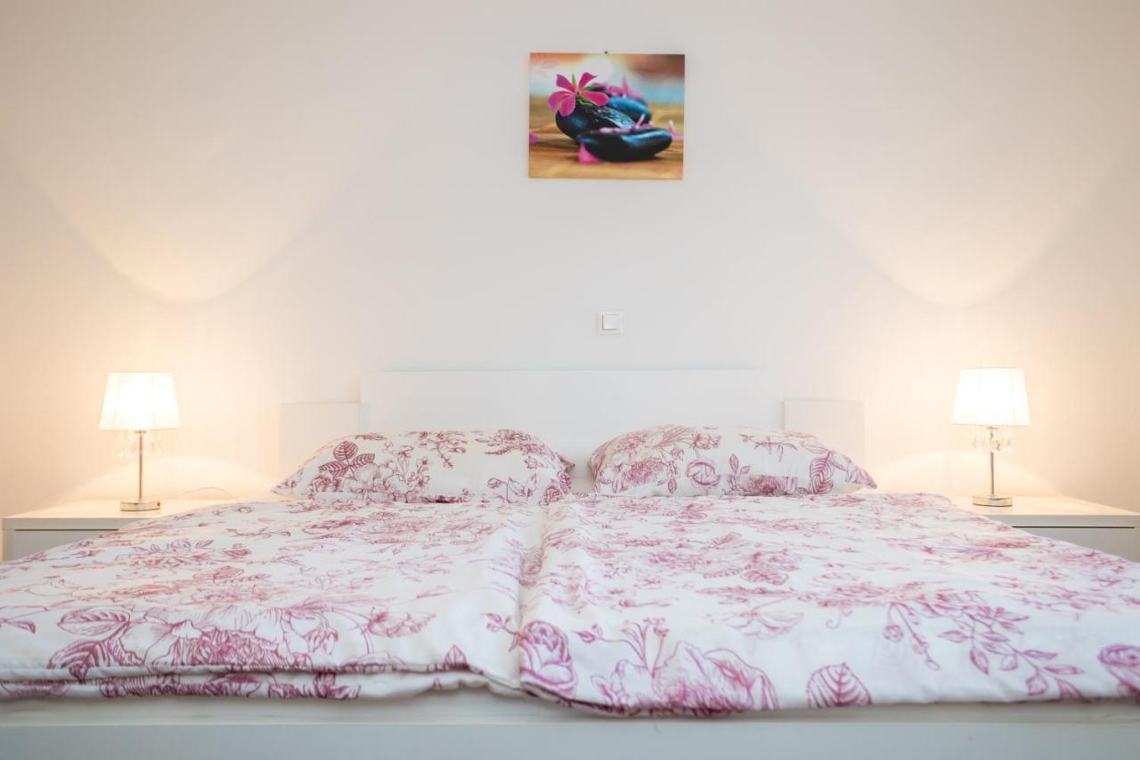 Apartmani Sandra Malinska Sveti Vid-Miholjice Kültér fotó