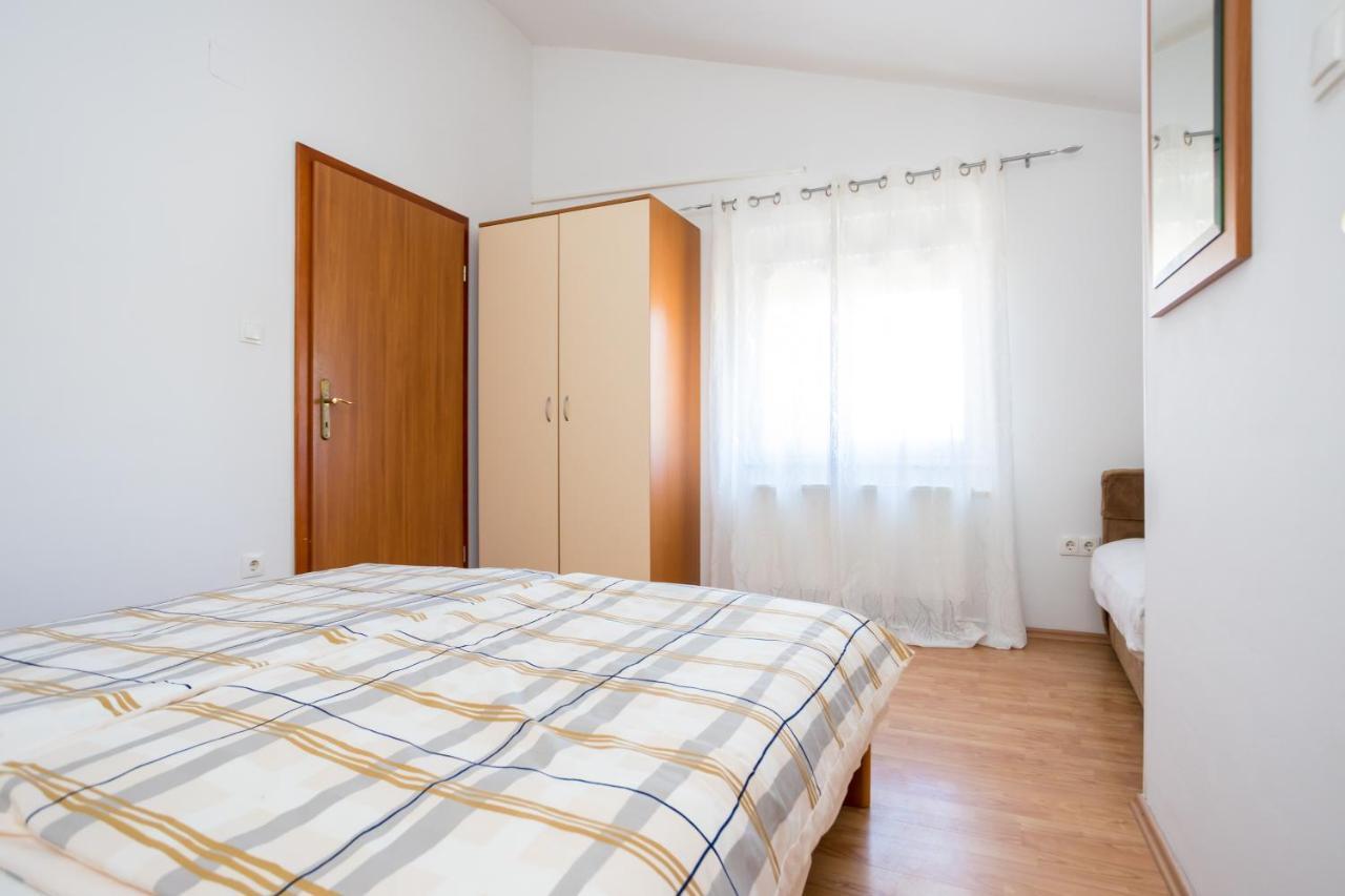 Apartmani Sandra Malinska Sveti Vid-Miholjice Kültér fotó
