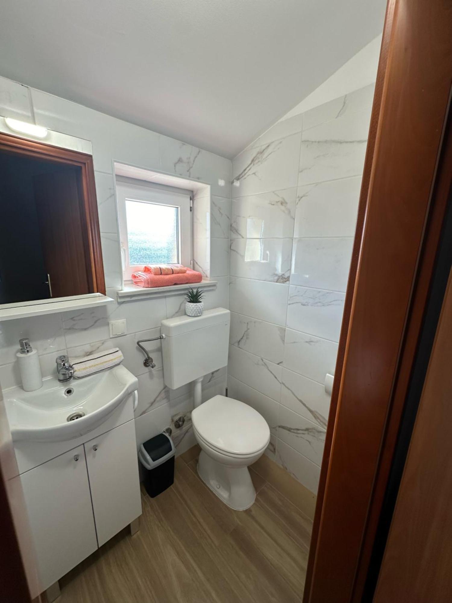 Apartmani Sandra Malinska Sveti Vid-Miholjice Kültér fotó